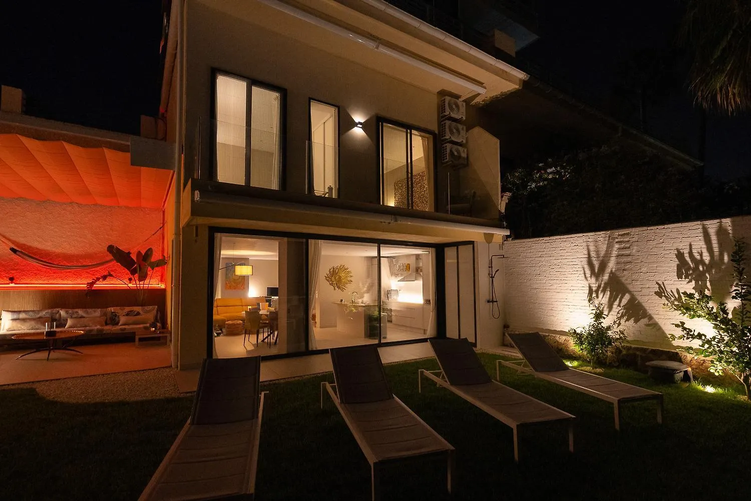 Private 250Sqm Garden Duplex, Jacuzzi, Cinema, Sea View Escape Apartment Torremolinos