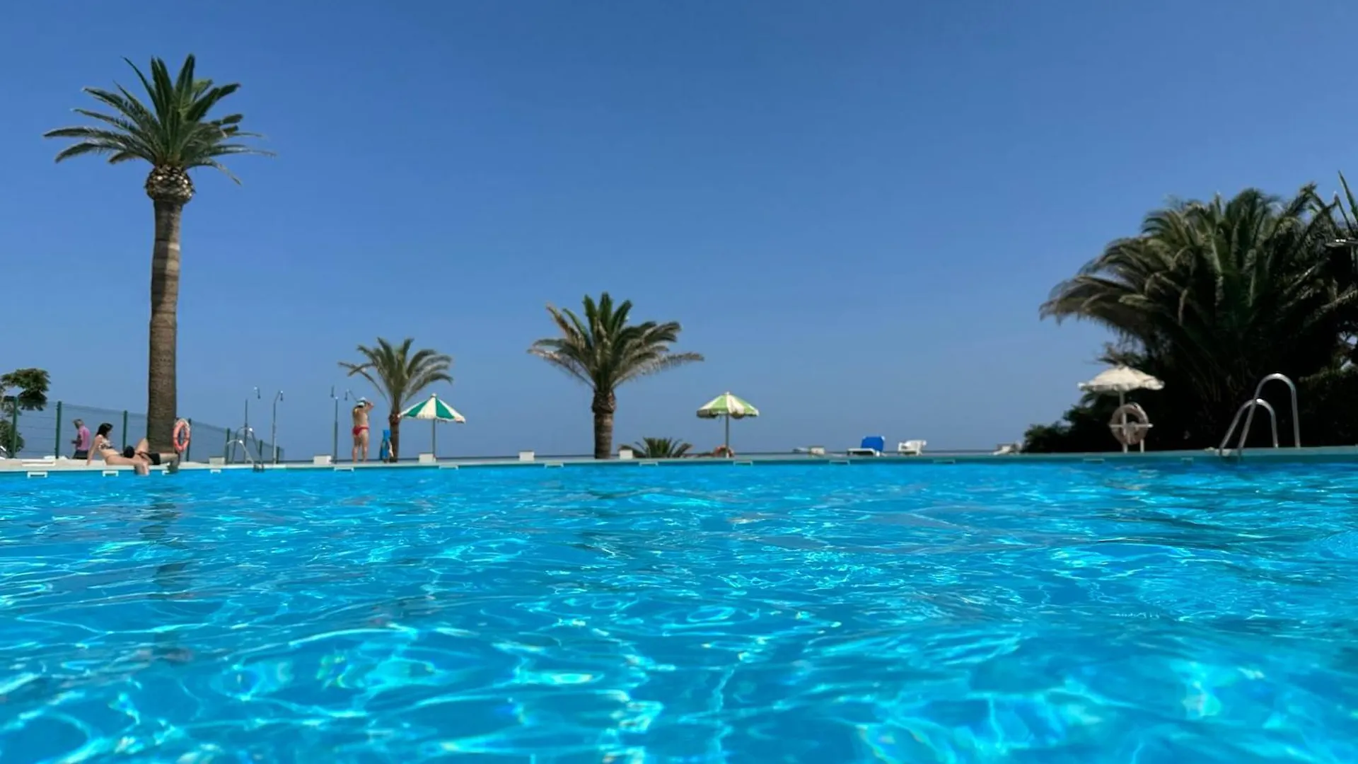 Private 250Sqm Garden Duplex, Jacuzzi, Cinema, Sea View Escape Apartment Torremolinos